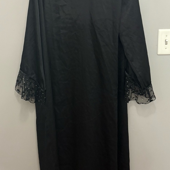 Delicates Black Sleeveless Nightgown and Robe - Picture 14 of 16